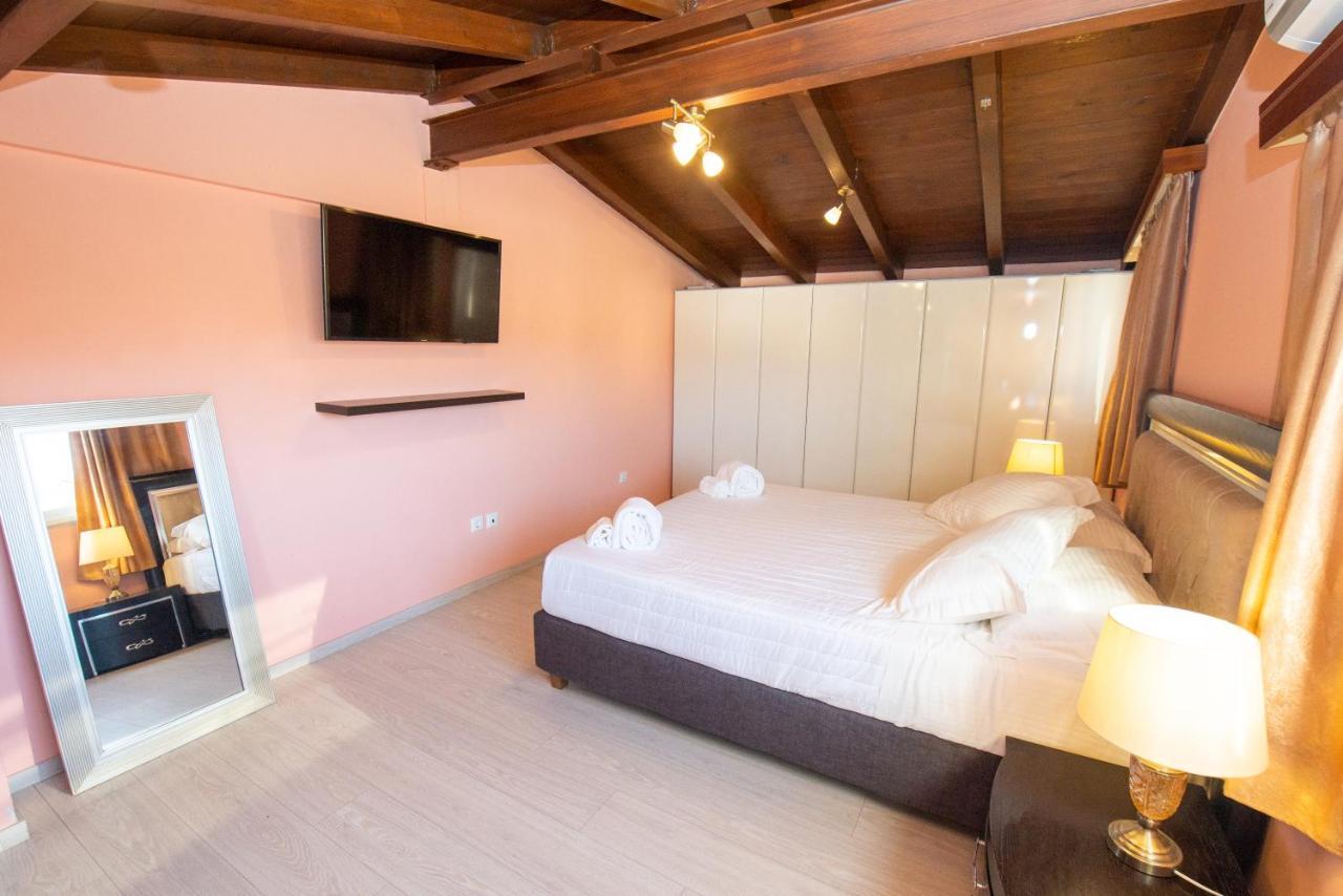 Venetian Apartments, 650M From Corfu Port المظهر الخارجي الصورة